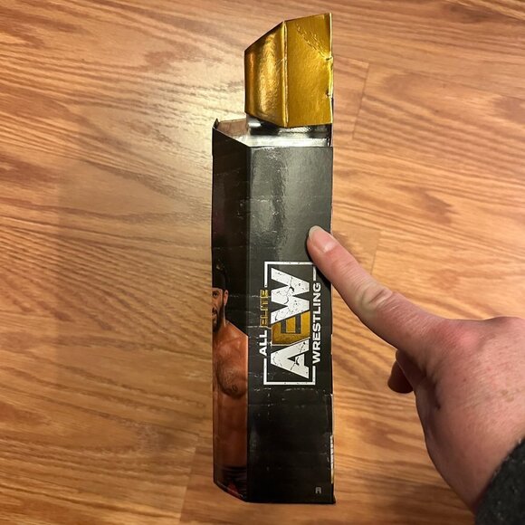 AEW Unrivaled 2 figure Set with 30 pack Display Stands - Picture 11 of 16